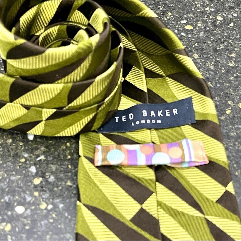Ted Baker Geometric Print 100% Silk Tie.